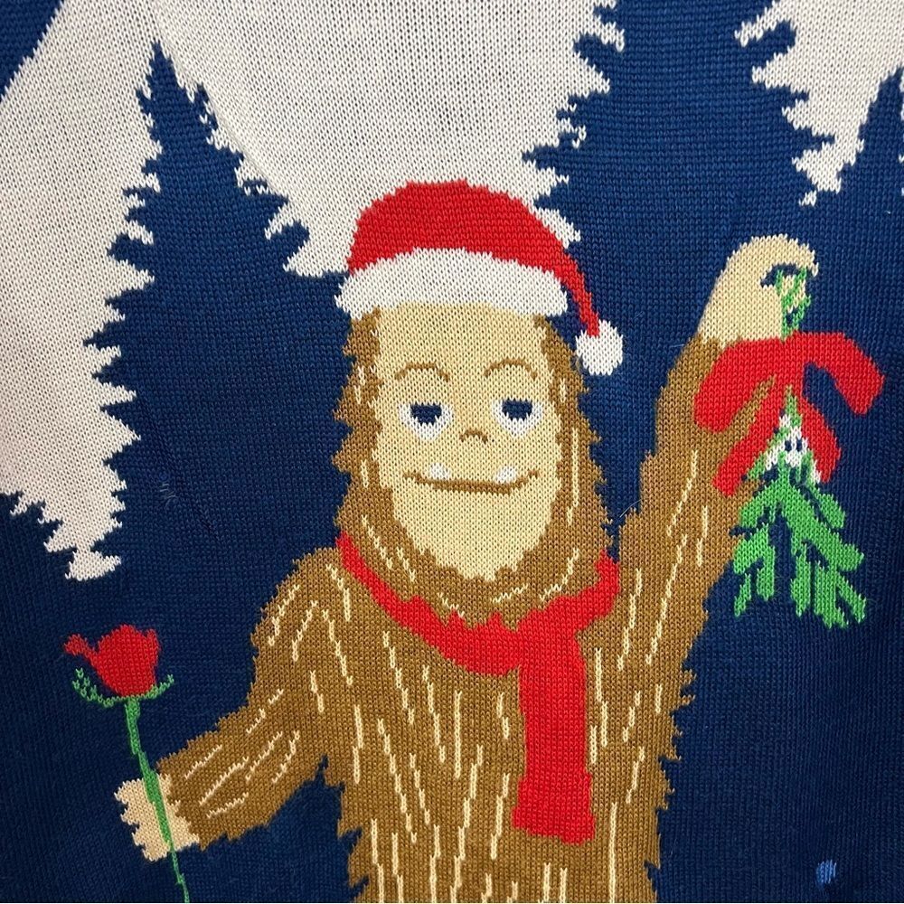 Tipsy Elves Sasquatch Mistletoe Ugly Christmas Sweater -- L - Picture 5 of 10
